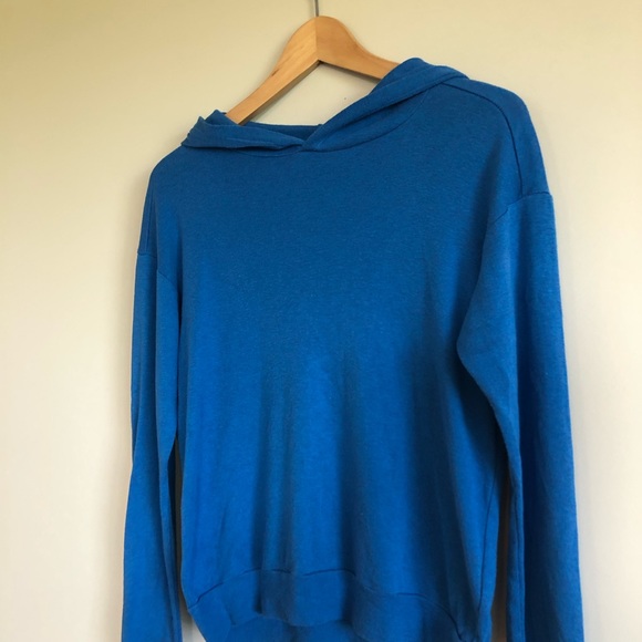 💜4/$20 Aritzia TNA Blue Hoodie - Picture 3 of 7